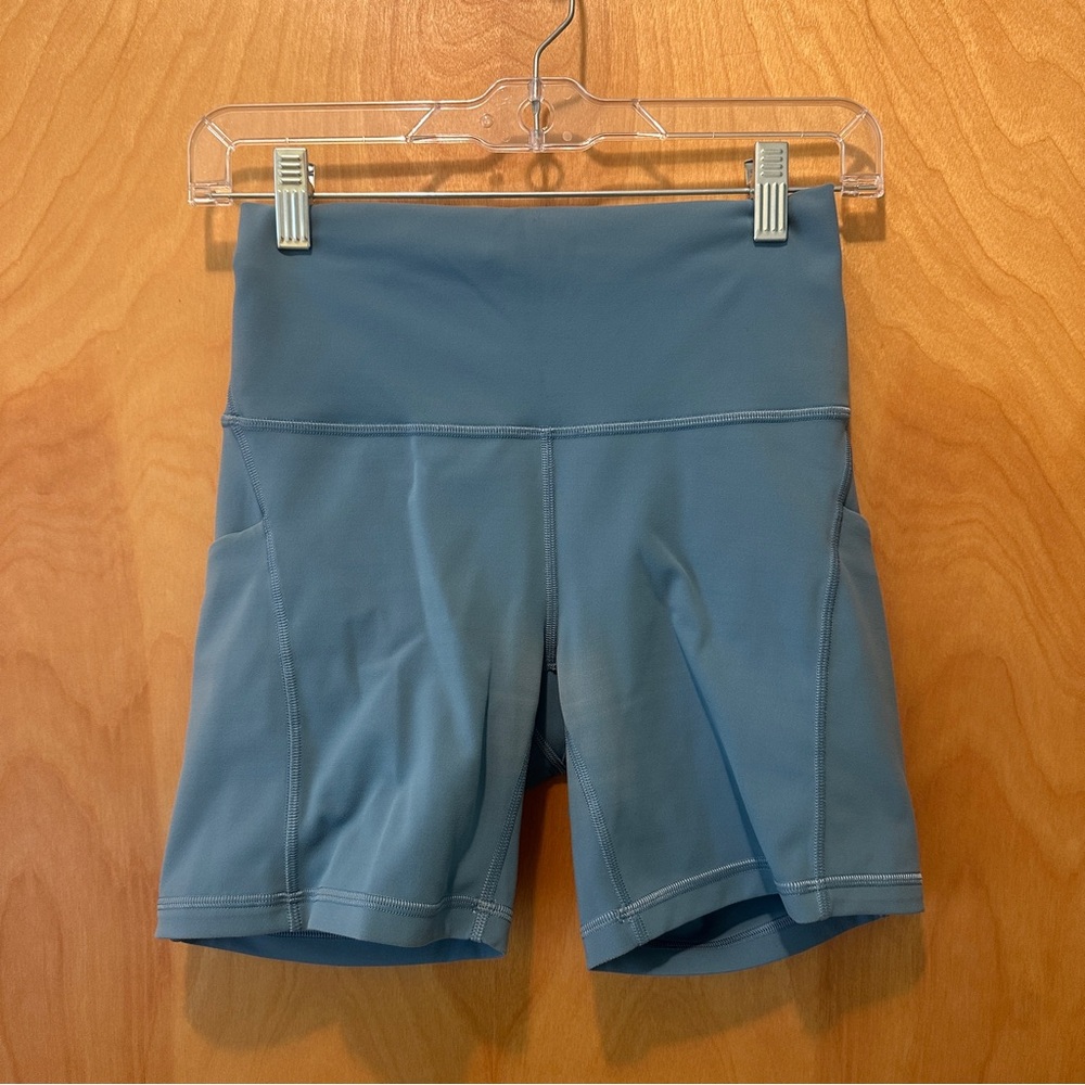 Lululemon Wunder Train High Rise Short w/ Pockets 6”
